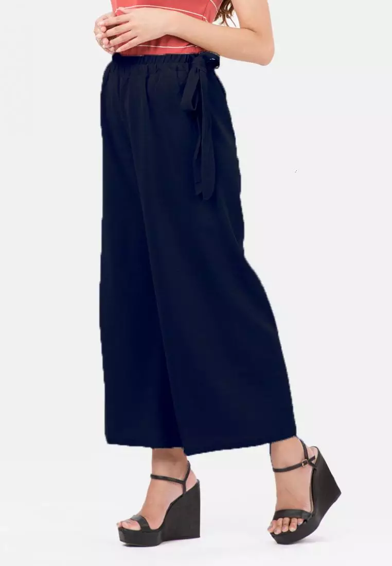 Plain Culotte Pants in Navy with Belt