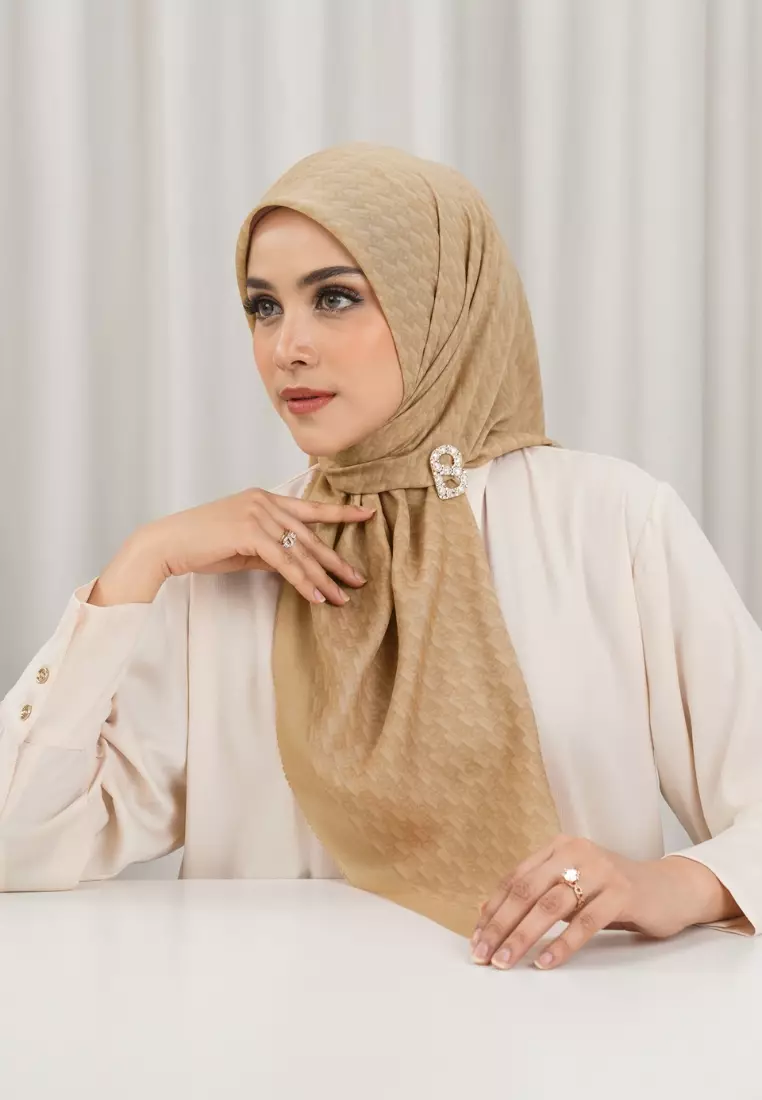 Leena Monogram Square - Sand