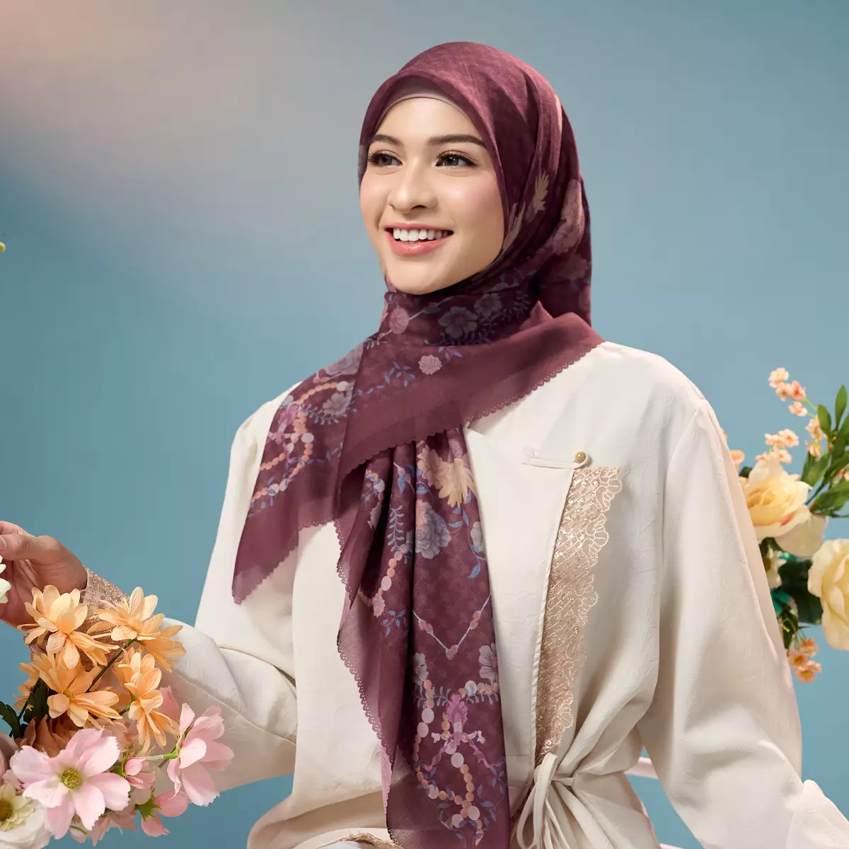[INCLUDE HARD BOX] ZM Zaskia Mecca - Scarf Bunga Pertiwi Edisi Dewi Sartika Maroon | Material Voal Alaska Premium | Hijab Motif Segi Empat