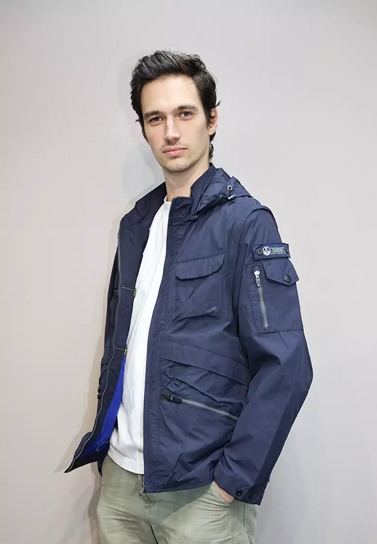 Lightweight travel clearance jacket with pockets