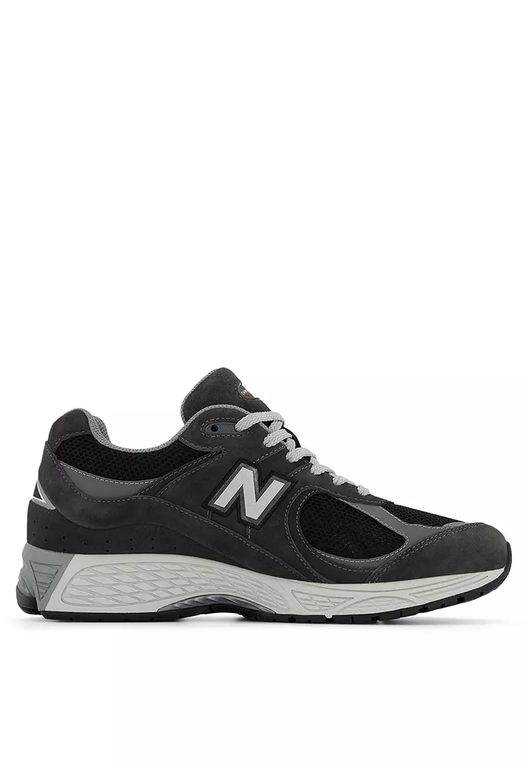 2002R Classic Lifestyle Shoes