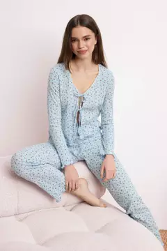 淺藍色