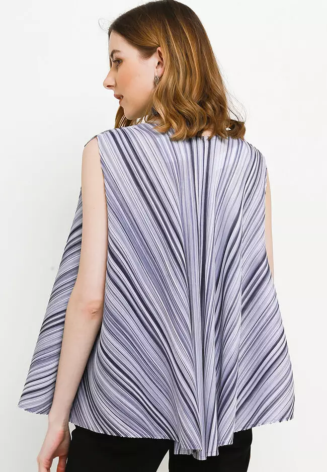 Multi Shade Sleeveless Pleated Top