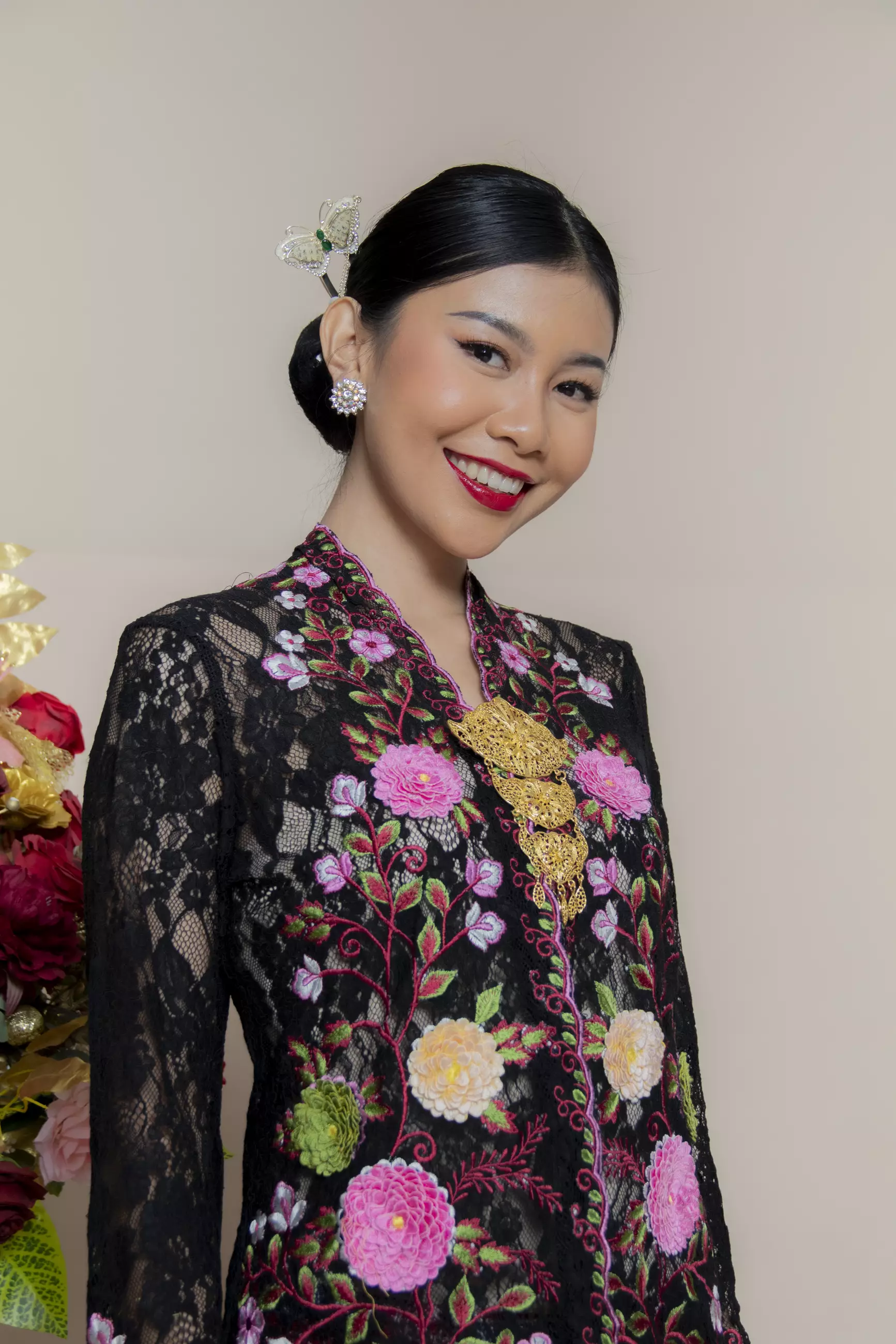 Kebaya Panjang Brokat Roses 3 Dimensi in Black Color
