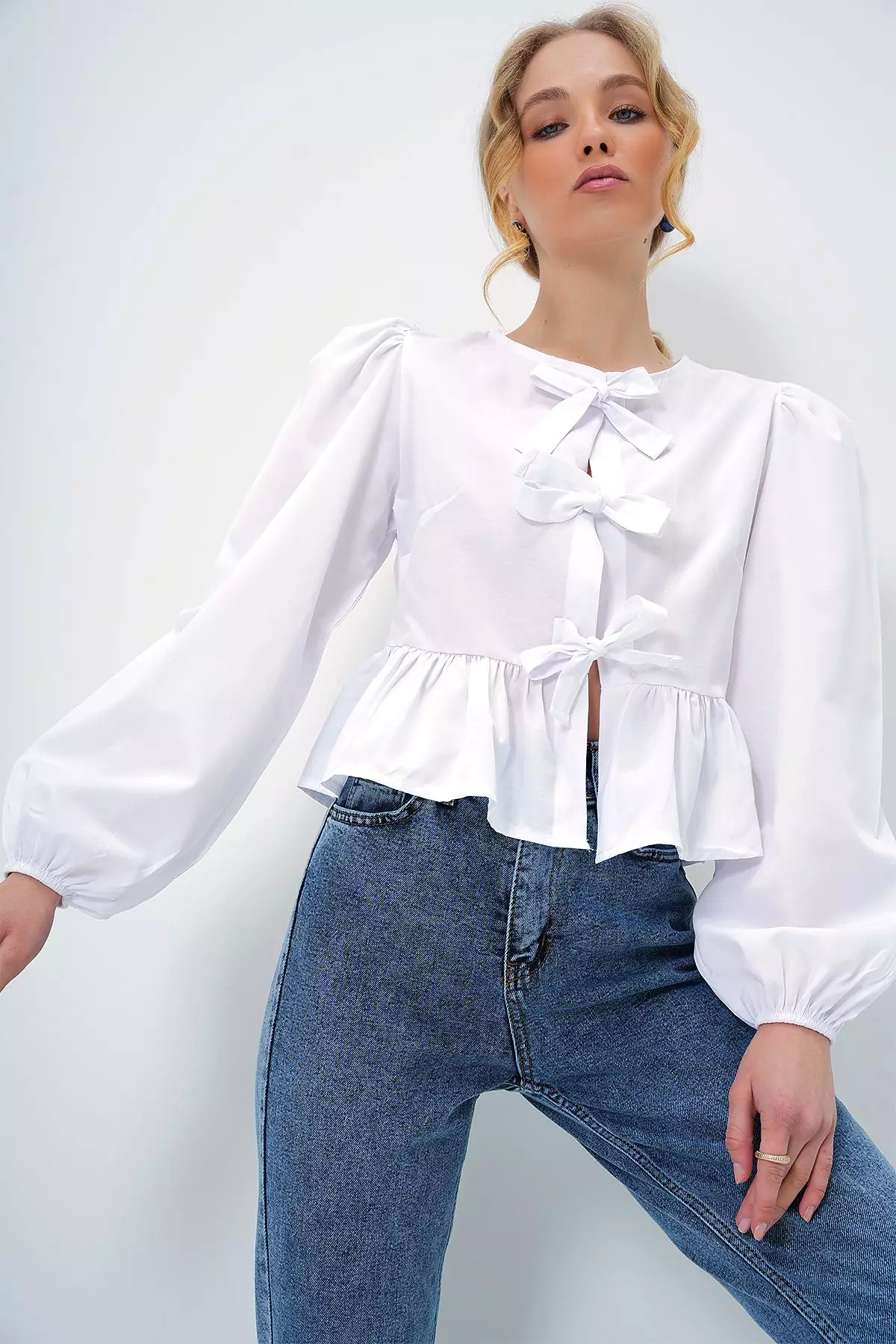 Women's White Crew Neck Bow Tie Princess Sleeve Poplin Blouse