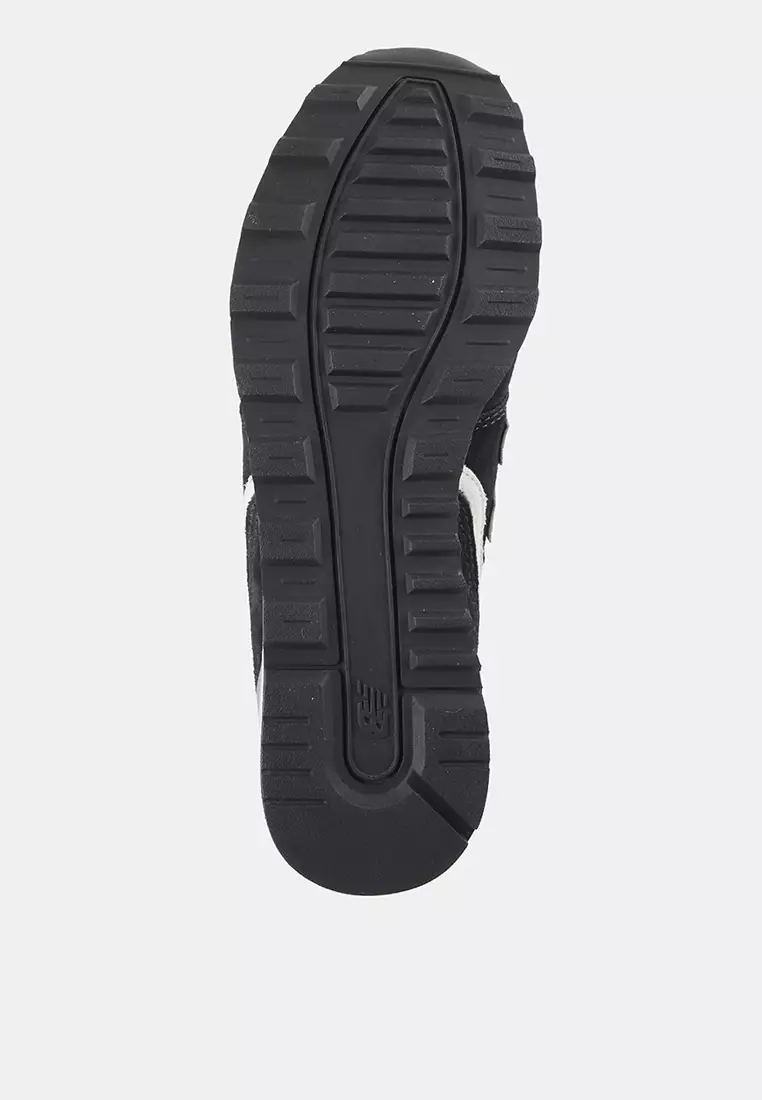 996