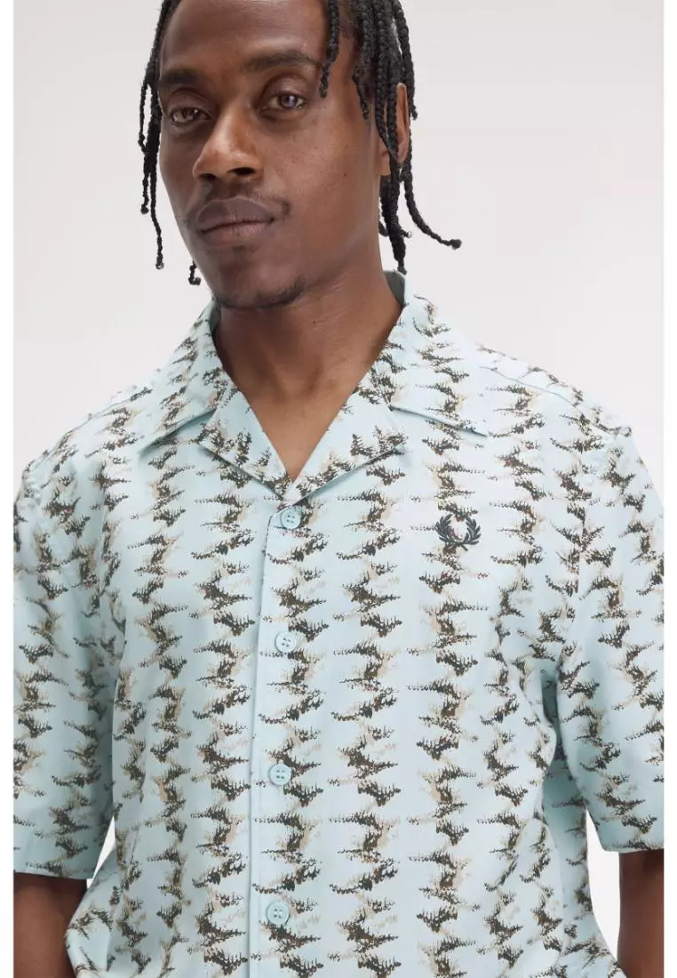 Fred Perry M9899 Abstract Print Revere Collar (Light Smoke)