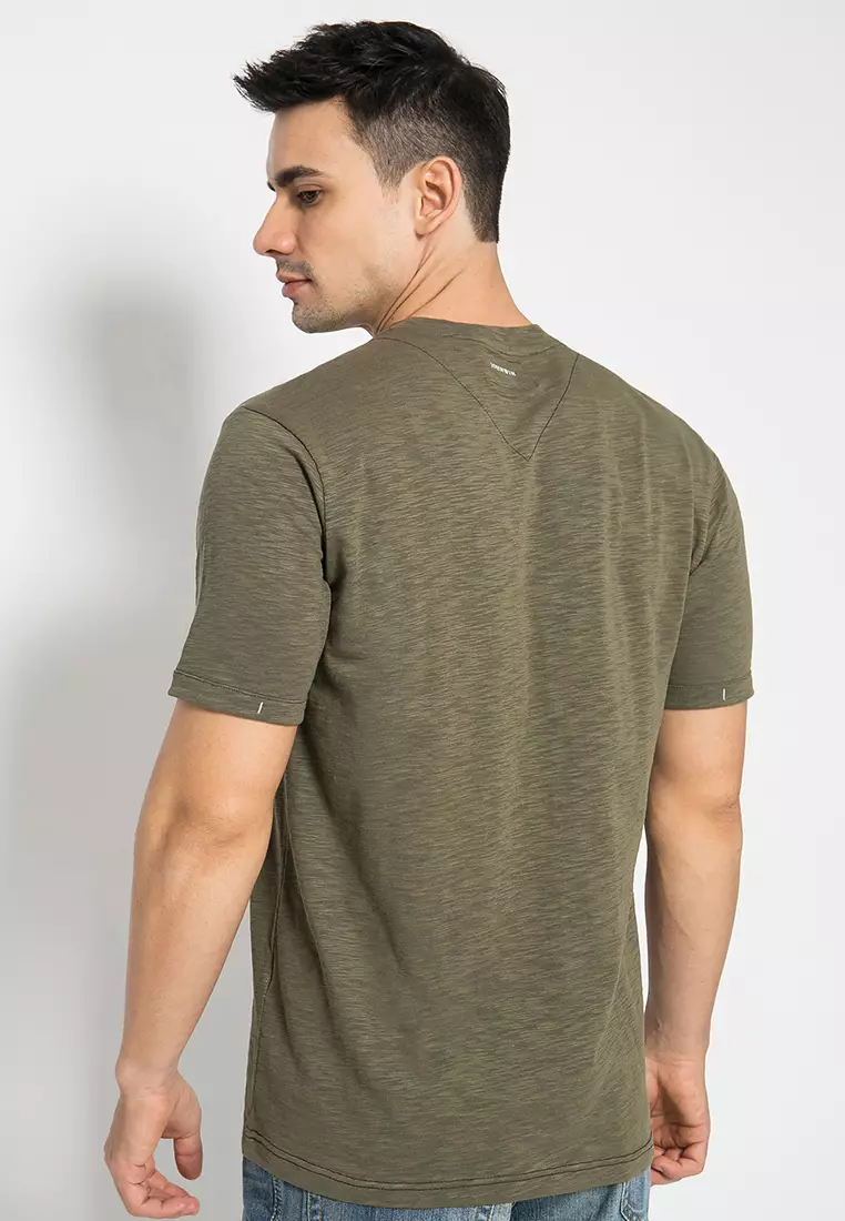 Johnwin - Kaos Casual Pria Sablon Warna Hijau Army ATS.622.M443.01.C-S/S