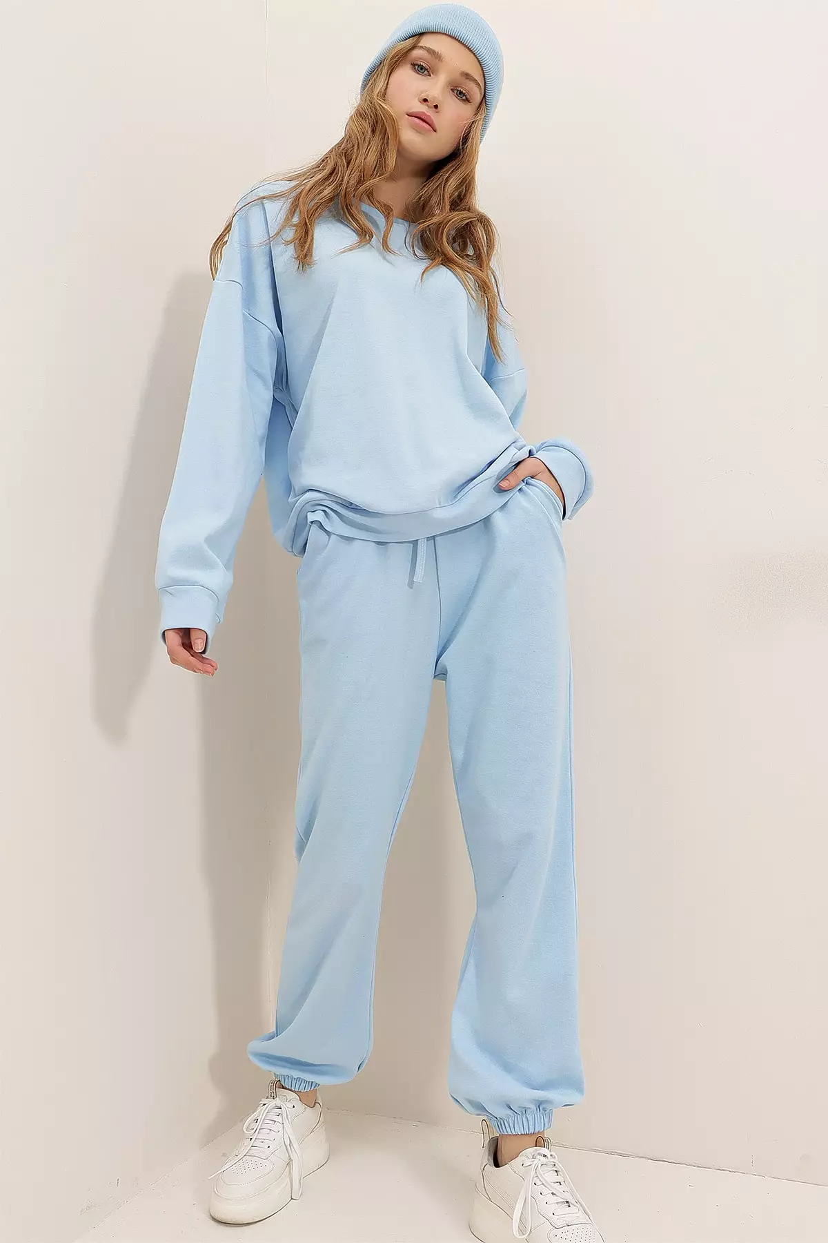 Basic Sweatshirt and Jogger Set