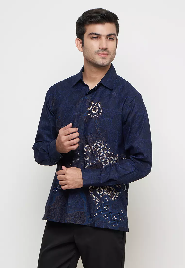 Regfit Davka Navy Kemeja Batik Pria Lengan Panjang