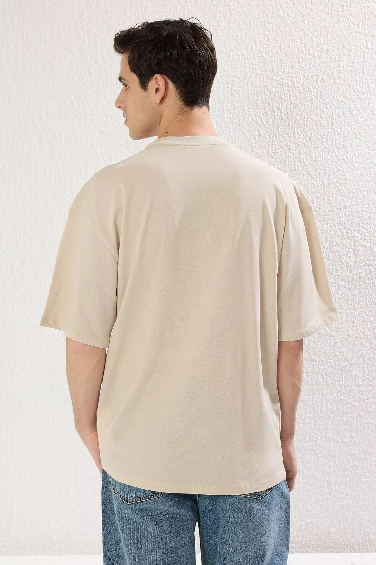 Oversize/Wide Cut Textured Basic T-Shirt