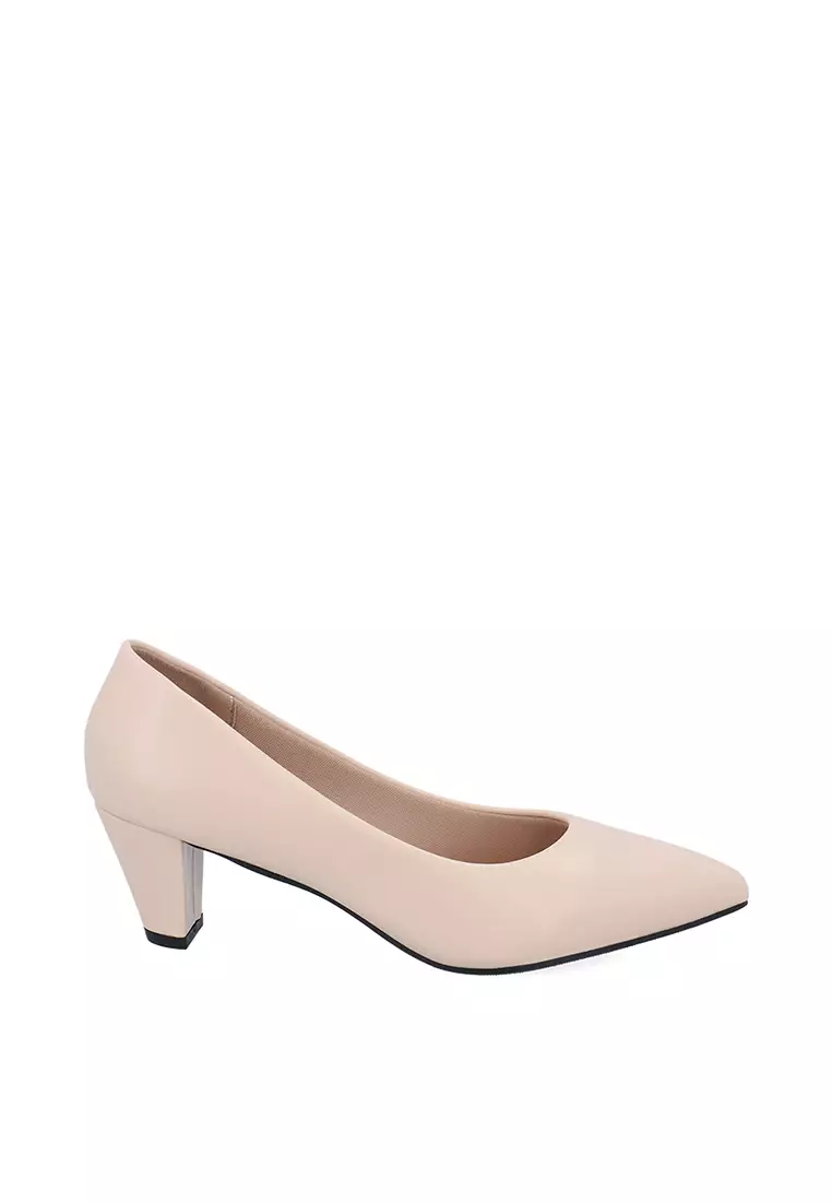 Discount on Carlo Rino  shoes - SKU: Beige CR Nora Pumps