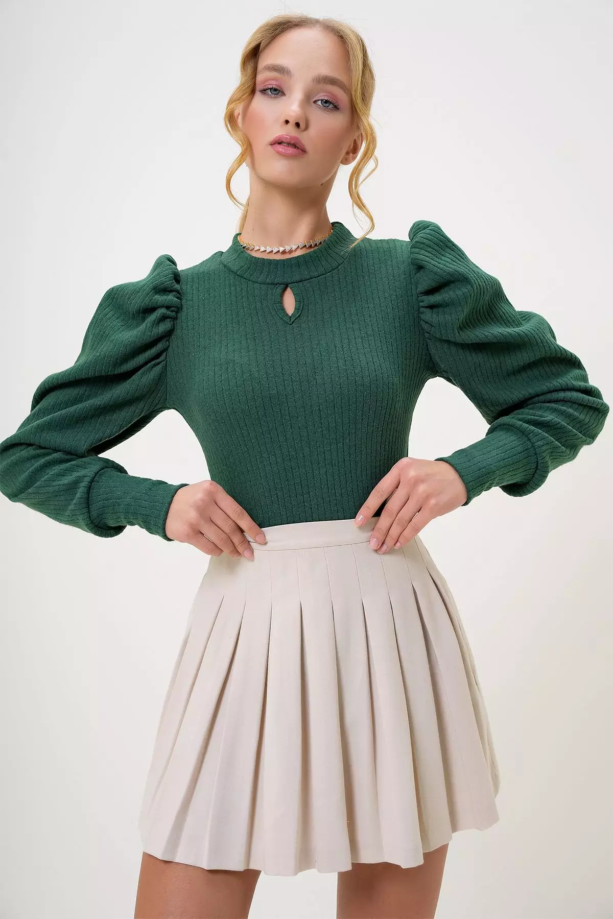 Women's Green Crew Neck Drop Neck Princess Sleeve Knitwear Blouse
