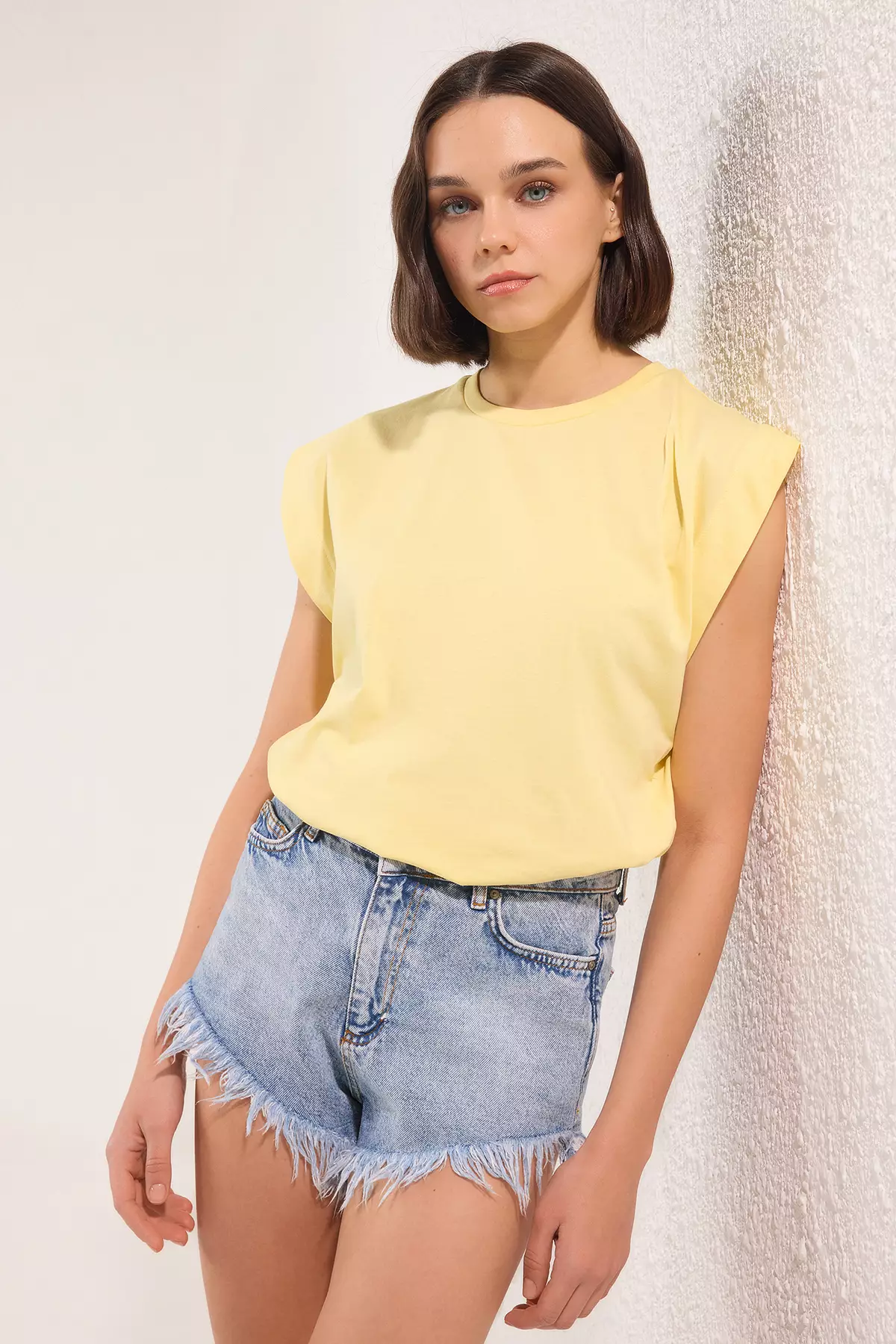 Light Yellow 100% Cotton Padded Look Basic Crew Neck Knitted T-Shirt TWOSS20TS0021