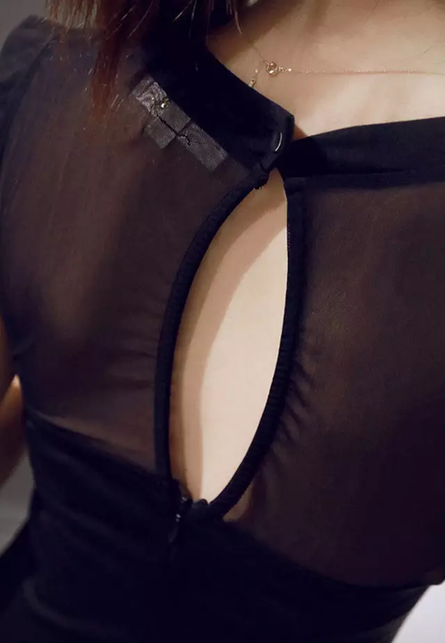 Korean Style Sexy V-Neck Mesh Stitching Wrap Hip One Piece Dress A2102238