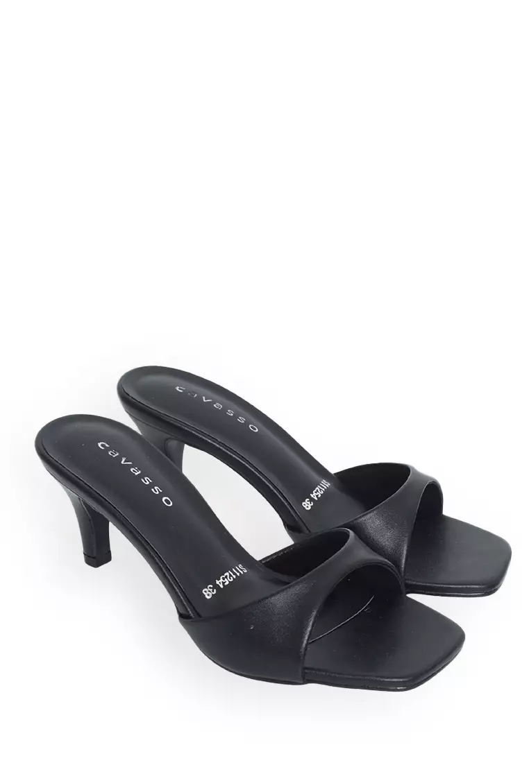 Aruna Black