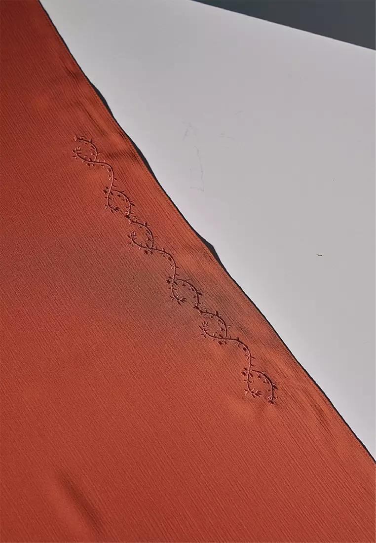 Sulam Mekar Ironless Chiffon Triangle Bawal in Cinnamon Brown