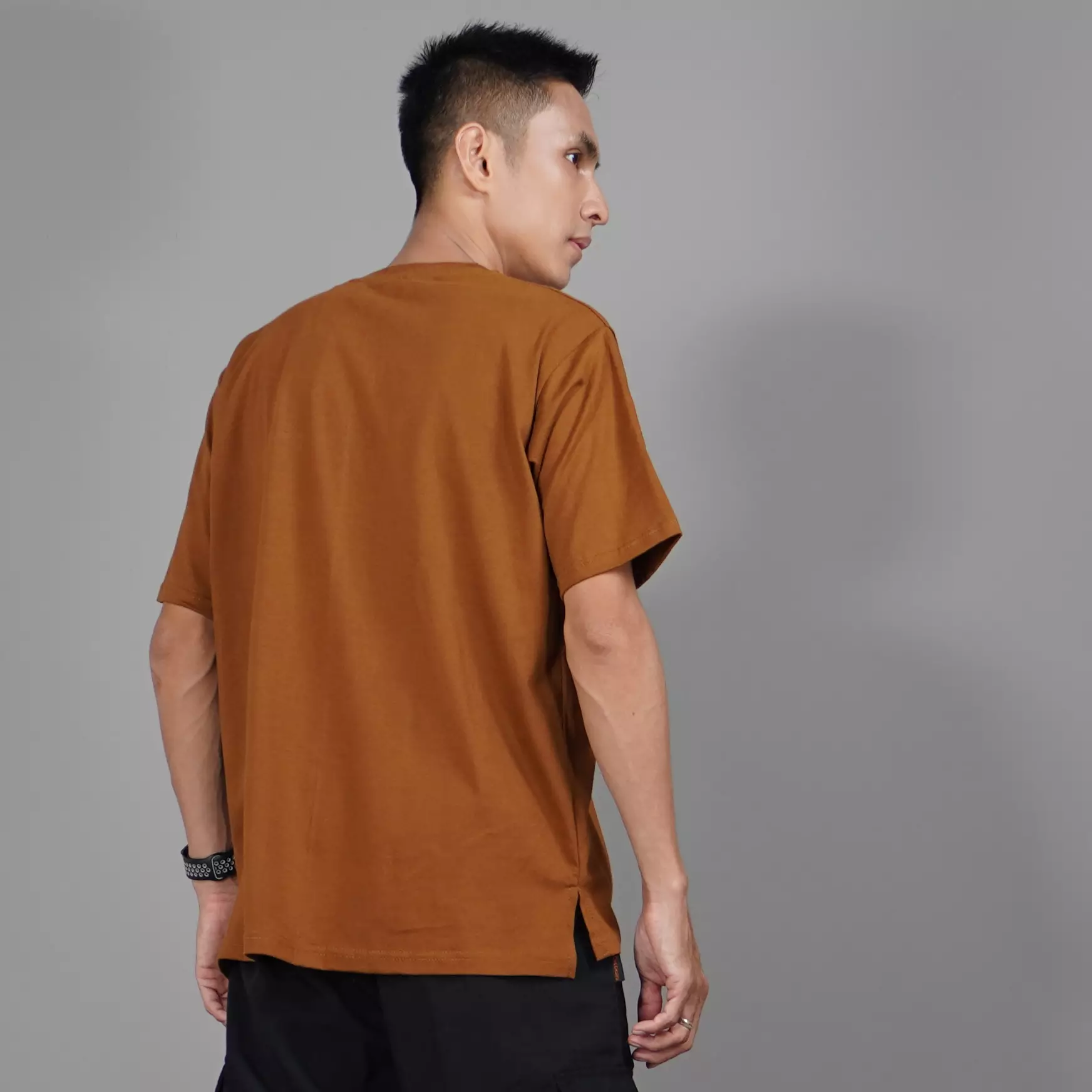  DANIEL Casual T-Shirt Pria Kaos Polos Pria Oversized T-Shirt - Bronze