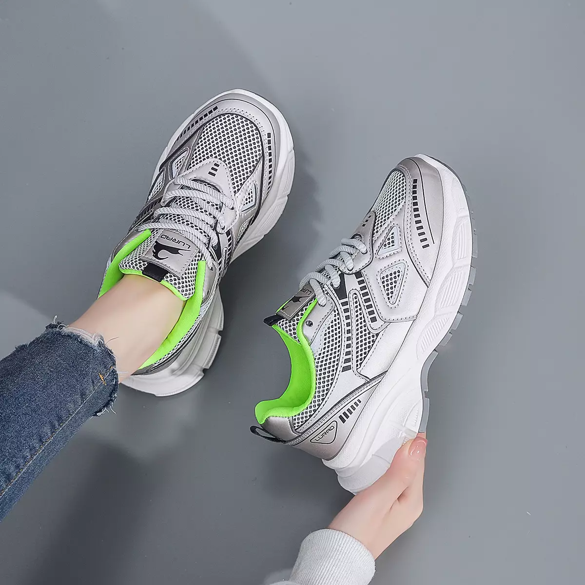 Sneakers Wanita Kekinian Modis Sepatu Sneakers Cewek Trendy DL261