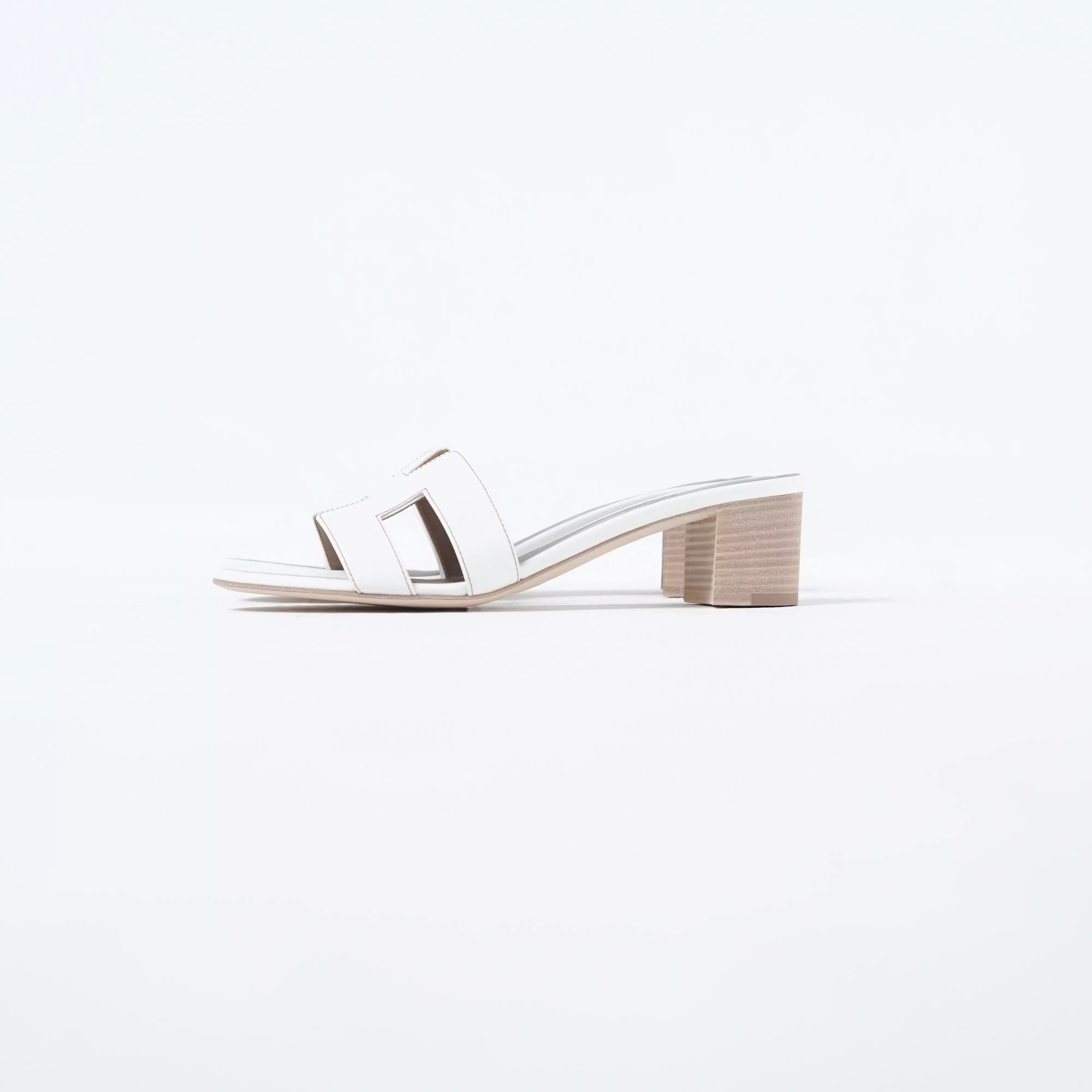 Sepatu HERMES OASIS WHITE BLOCK HEELS 100% ORIGINAL