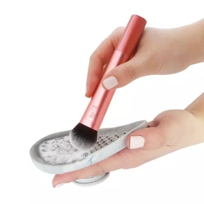 Real Techniques 1891 Brush Cleansing Palette
