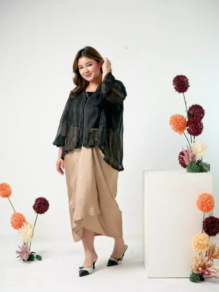 xtramiles Ladies top varaya lace top black