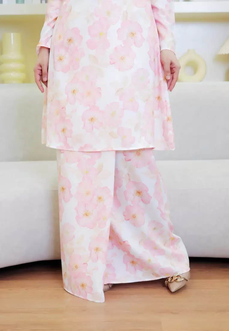 Golden Leaves Floral Baju Kurung Pahang Kain Lipat Depan