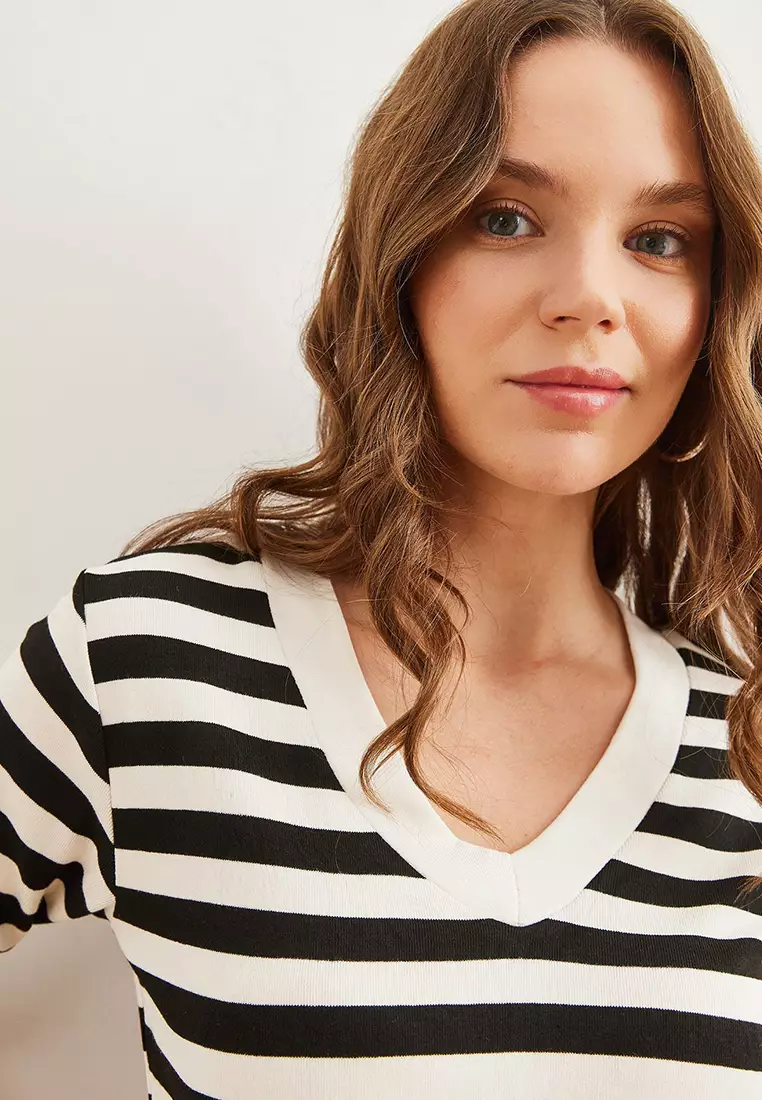 V Neck Soft Touch Flexible Blouse