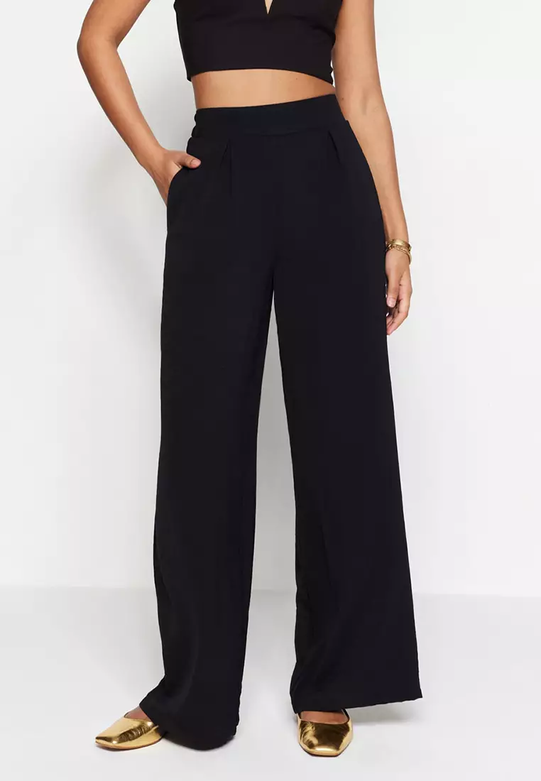 Buy Clovia High Waist Flared Yoga Pants in Black with Side Pockets 2024  Online