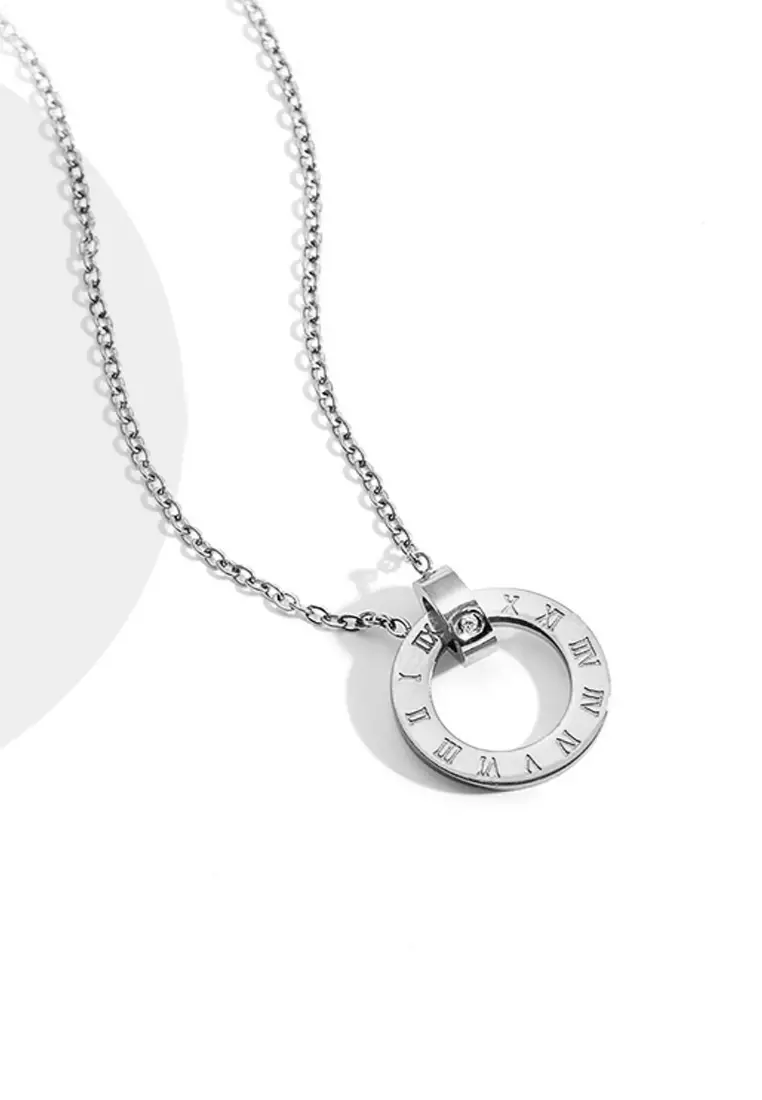 Artemis Interlocking Roman Numeral Ring Pendant Necklace in Silver