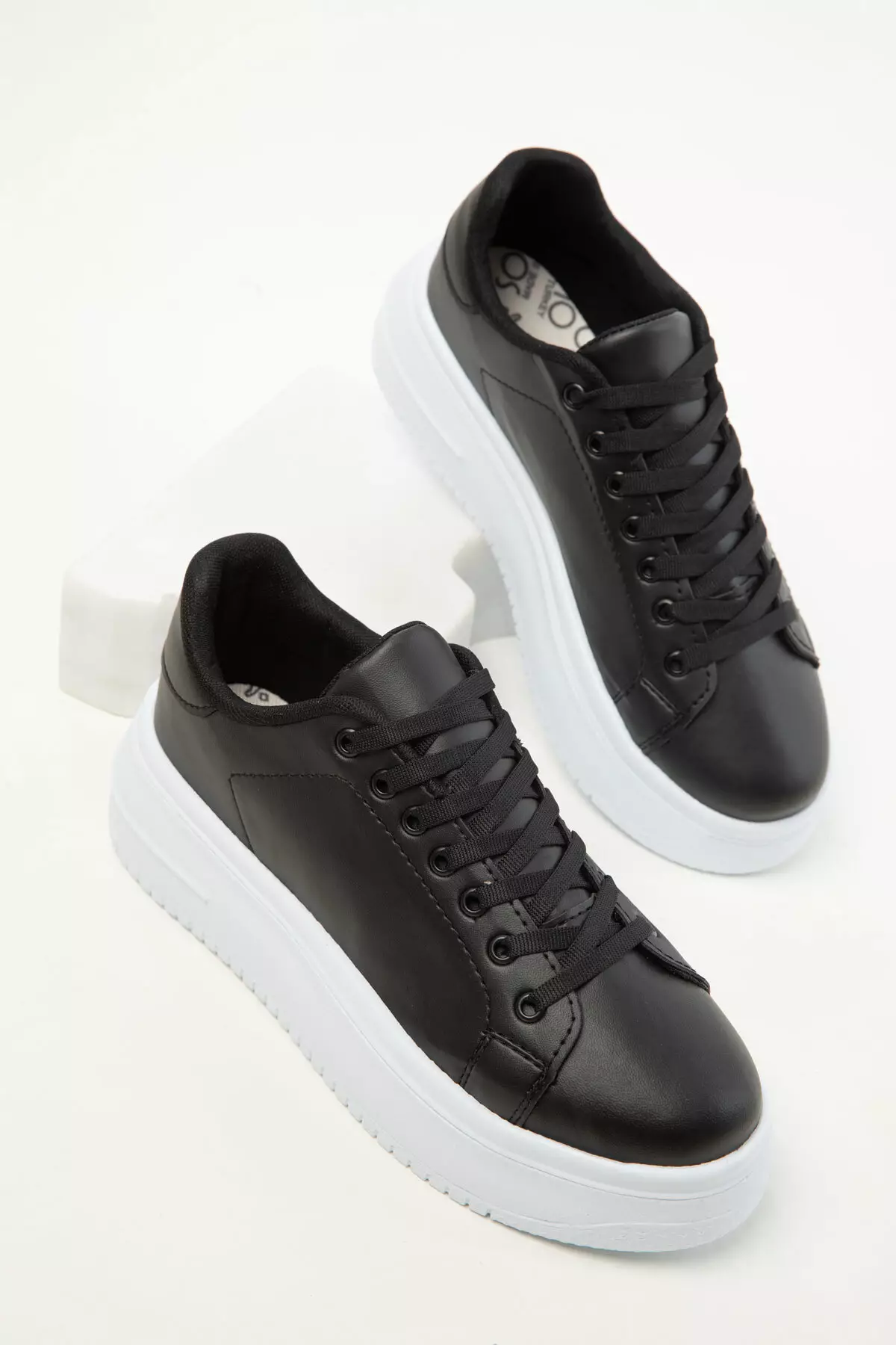 19683 Model Black Women's Sneakers