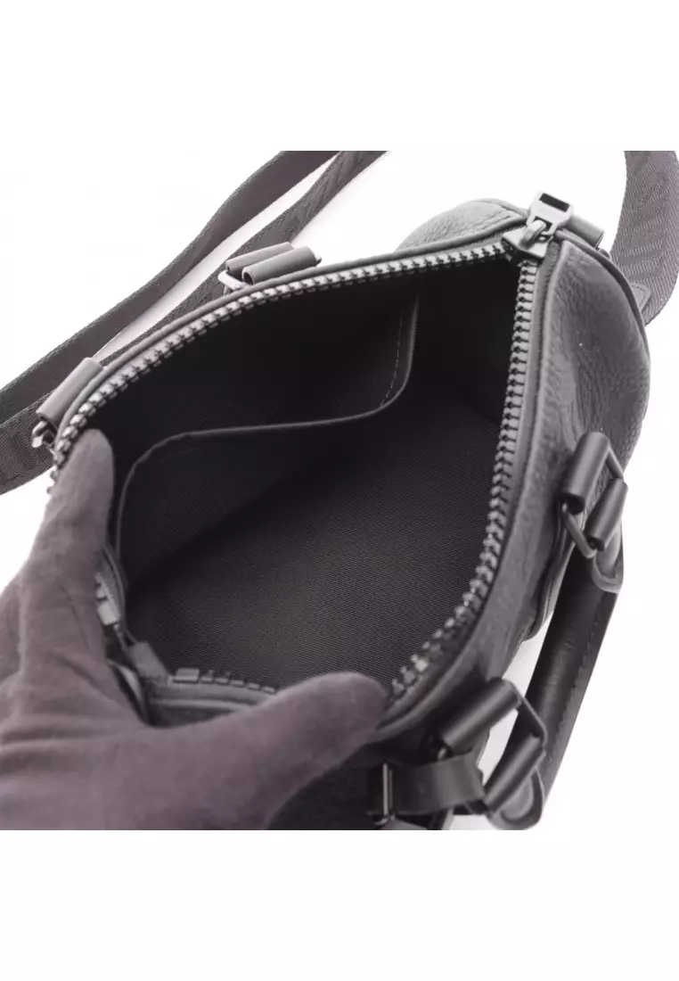 Pre-Loved Louis Vuitton Keepall Bandouliere 25 taurillon monogram Noir Handbag leather black 2WAY