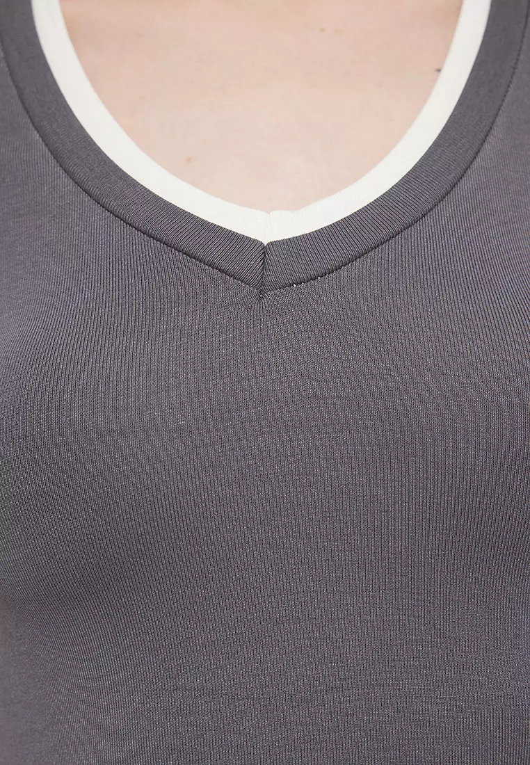 Anthracite Color Block Fitted Stretch Knit Blouse