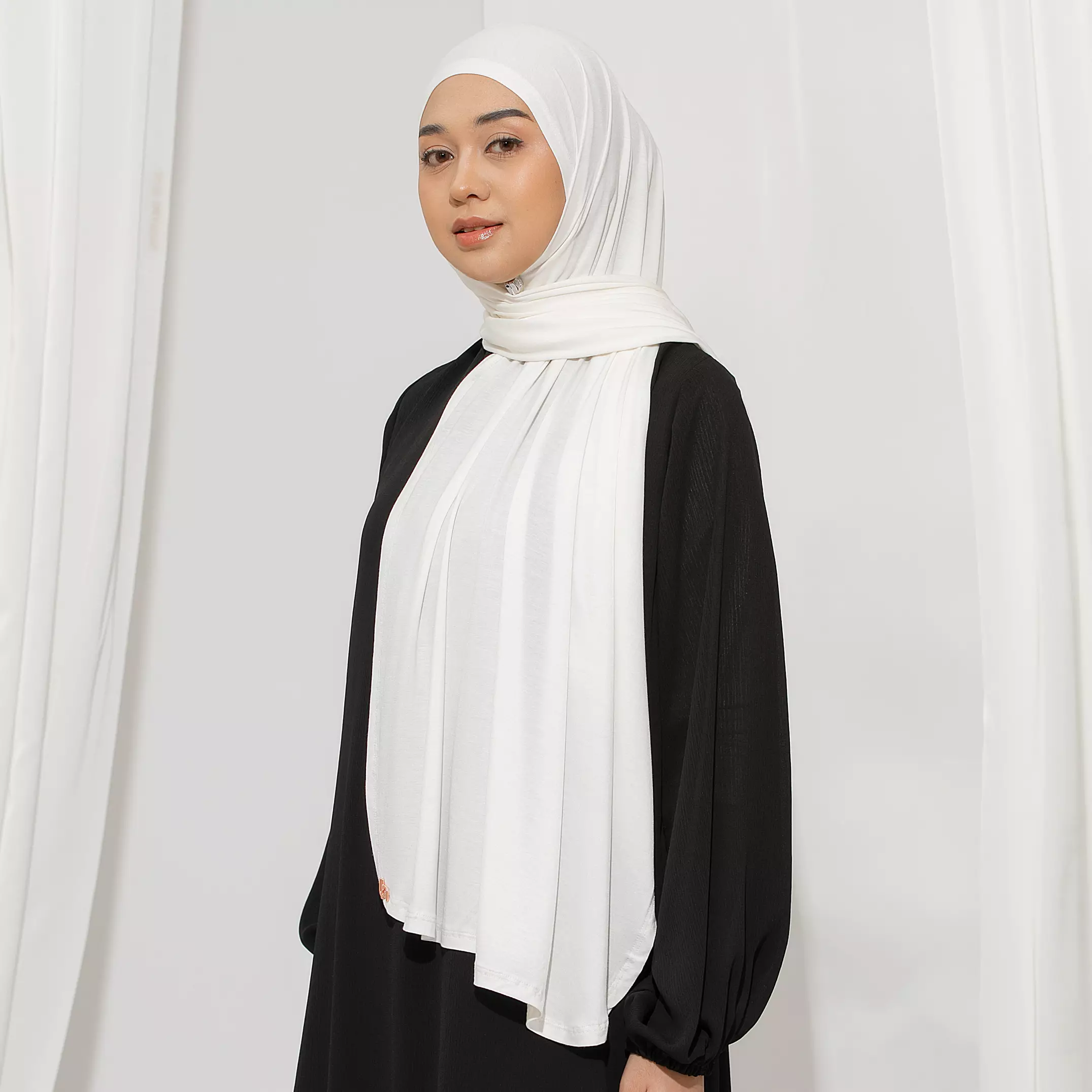 Ten Shawl Broken White (Tencel Curved Pashmina Special Anniversary Collections)