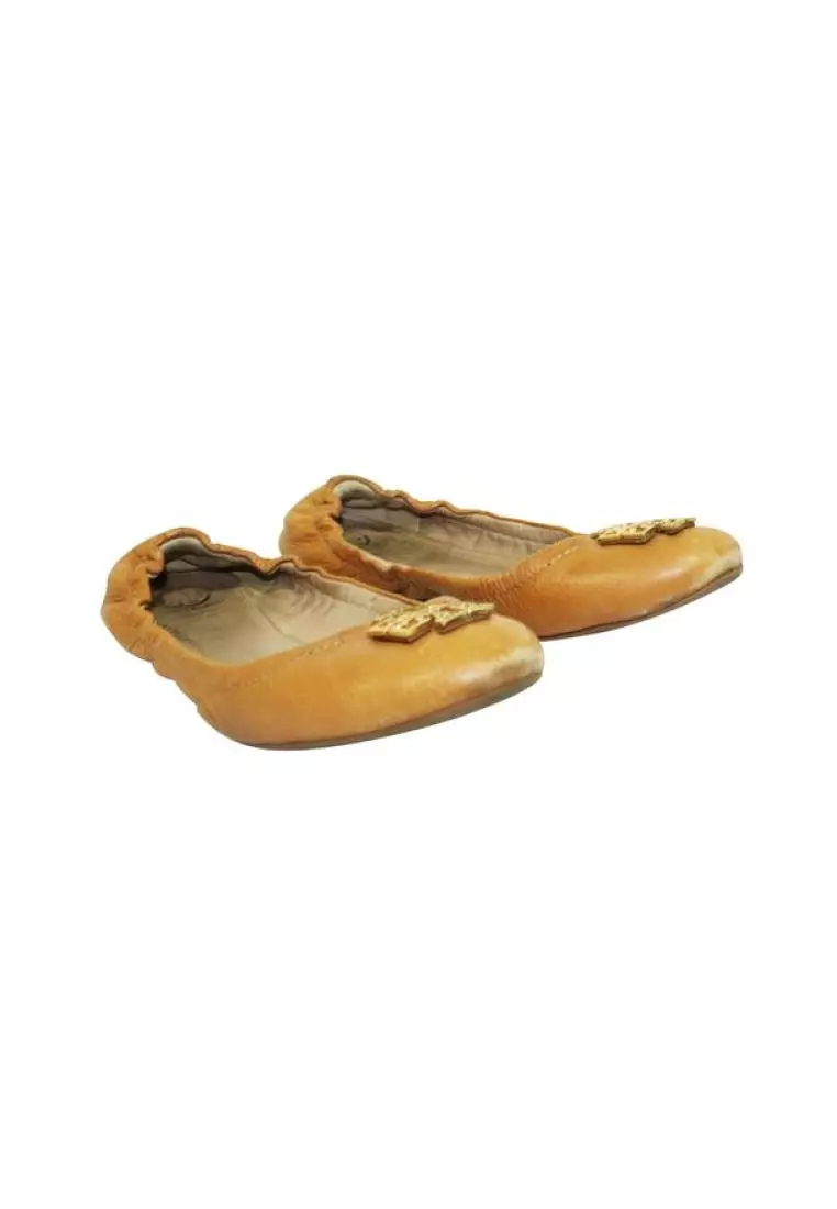 Golden ballerinas hotsell