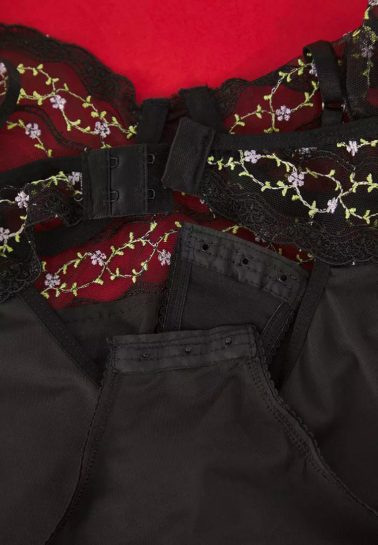 Black Tulle Floral Embroidered Uncovered Knitted Bodysuit Thmss25Bd00007