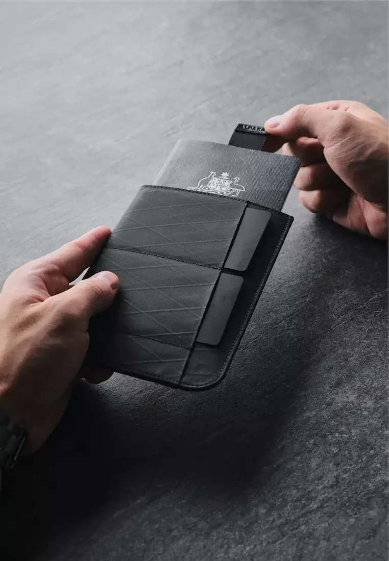 Alpaka ARK Passport Sleeve - Black VX21