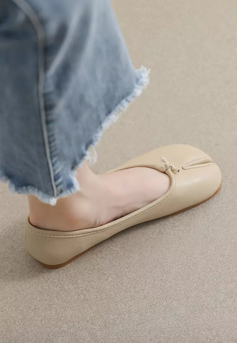 Split Toe Flat Shoes WW202-2