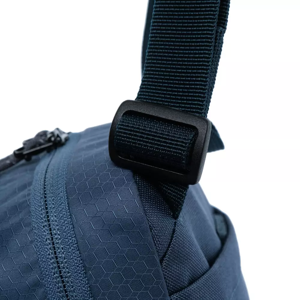 Eiger Brakiyura Travel Pouch Vertical