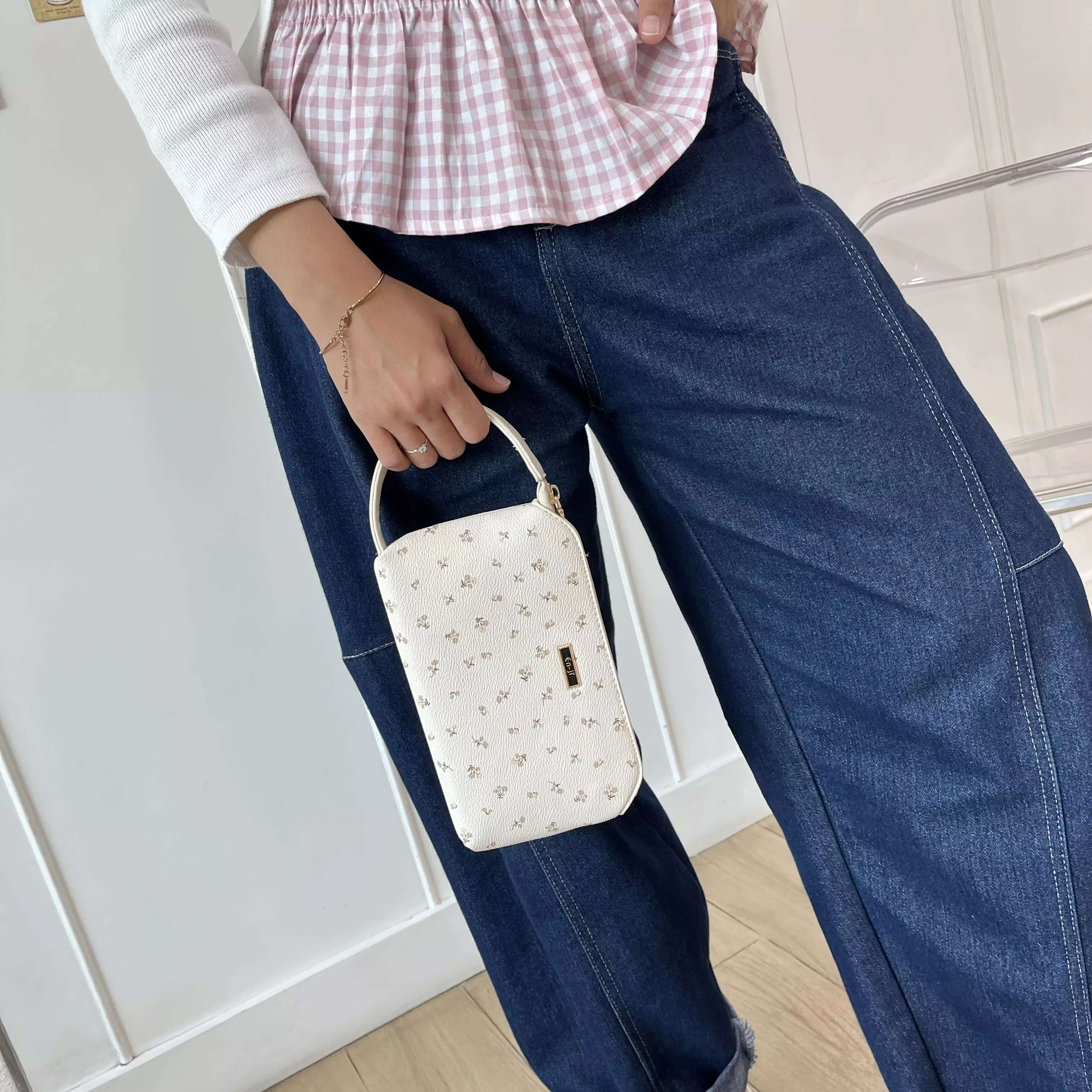 En-Ji Ana Pouch Wanita Warna Latte Warna Latte