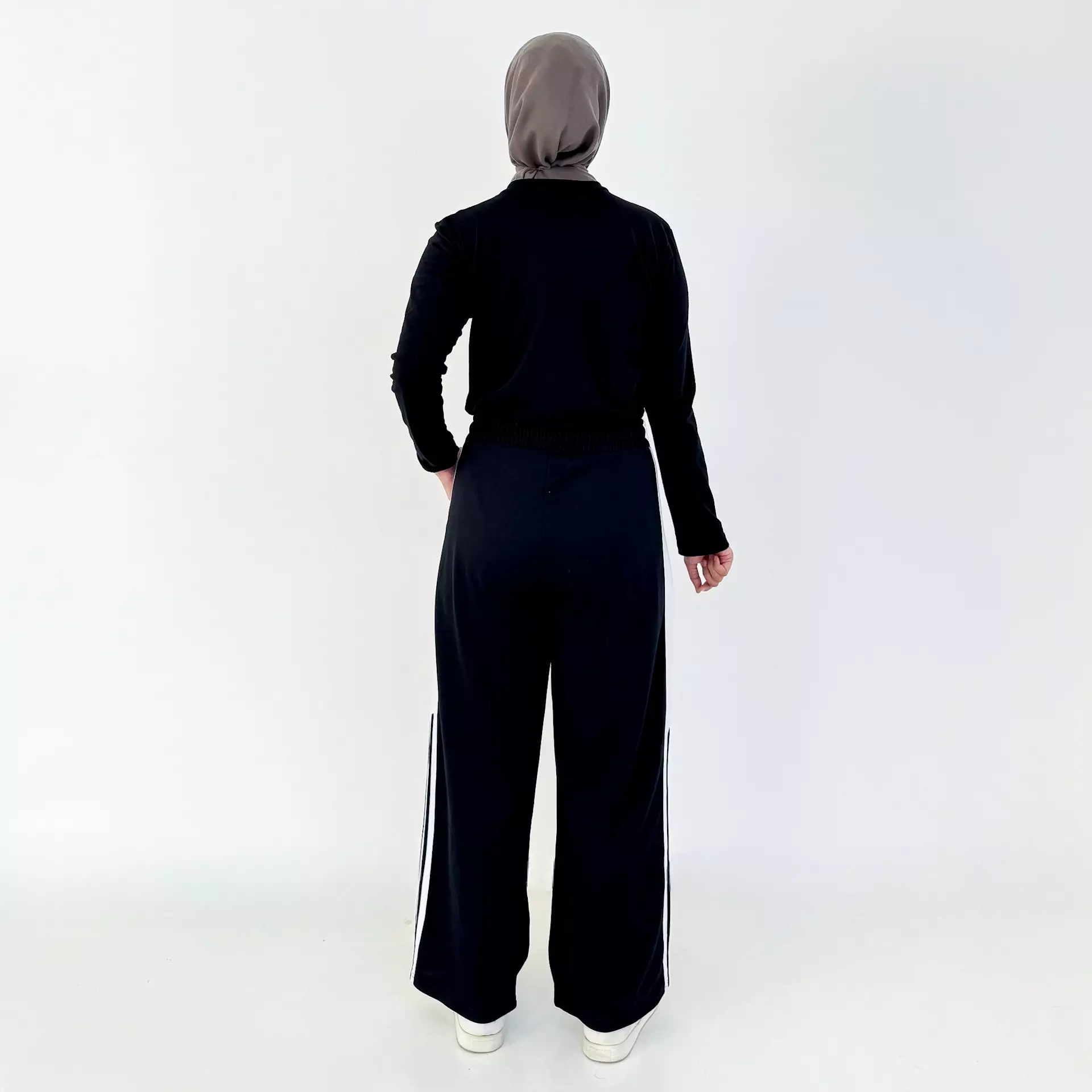 Celana Panjang Wanita - GITA SPORTY PANTS [HITAM]