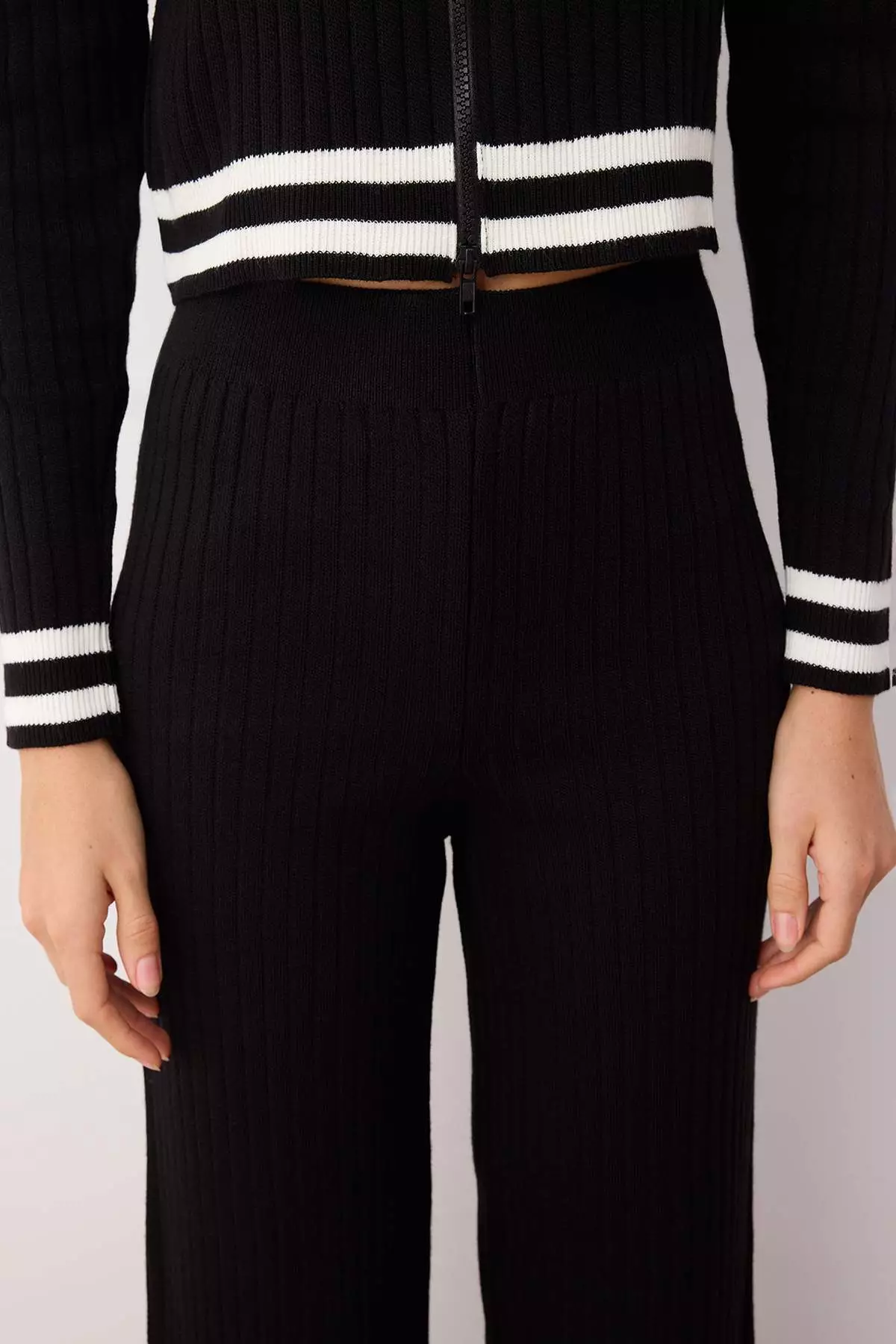 Black Zippered Knitwear Bottom Top Set
