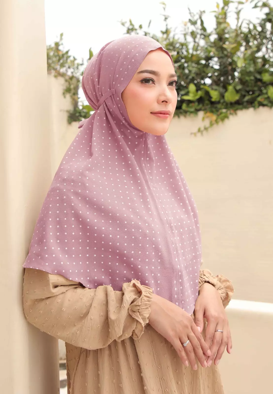 Zelena - Rowena Bergo | Hijab Instan Tali | Kerudung Motif - Apricot