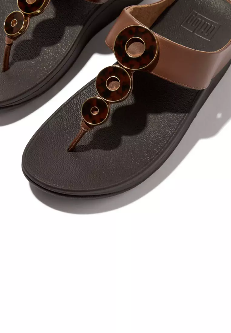 FitFlop FINO Resin-Hoop Leather Toe-Post Sandals - Rich Brown (IB8-864)
