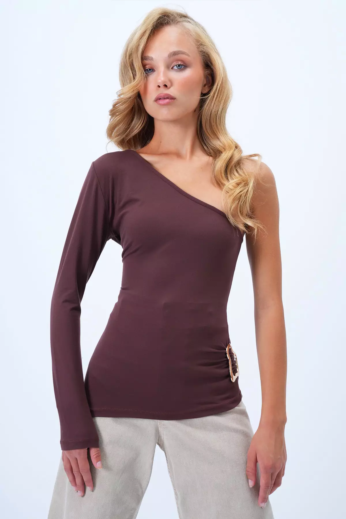 Women's Cinnamon Brown Waist Draped Accessory Detailed Single Sleeve Sandy Blouse Alc-X14414