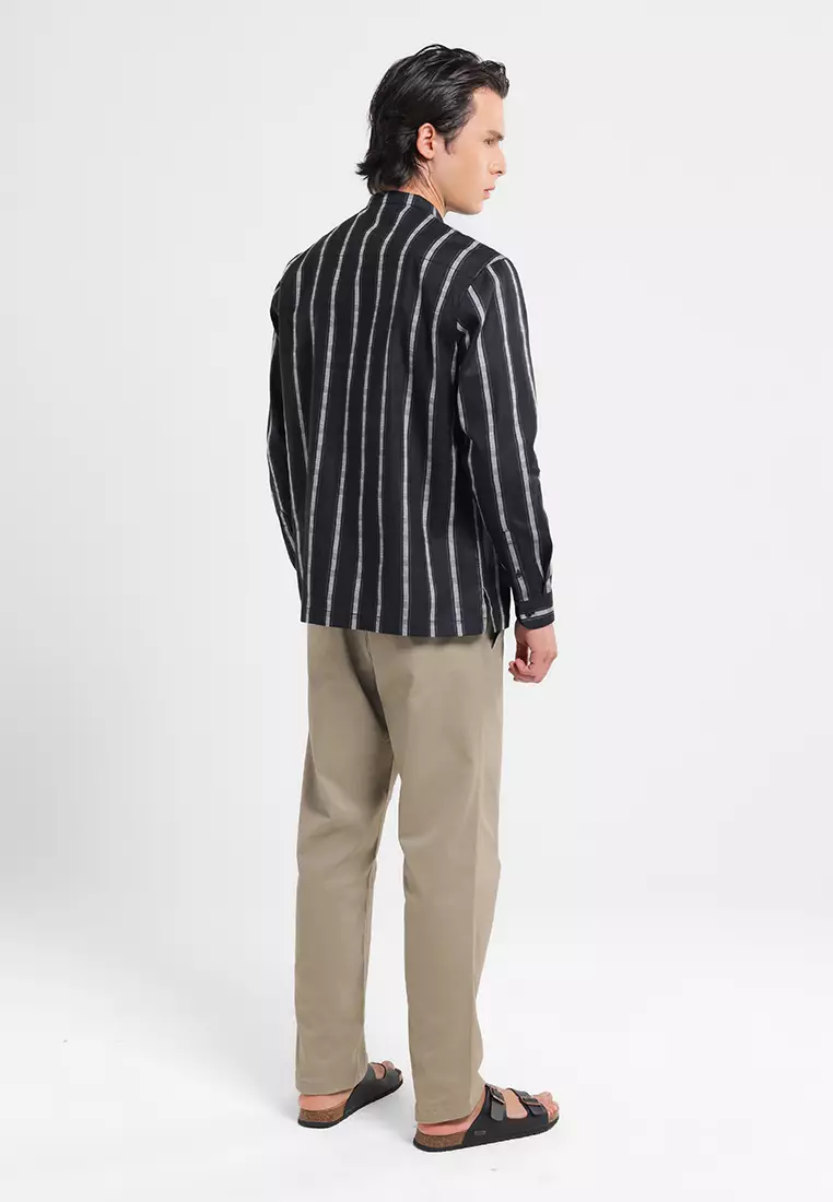 MANZONE X Adipati Dolken - Kemeja Koko Shanghai Lengan Panjang Pria Muna Comfort Fit - Black Warna Black