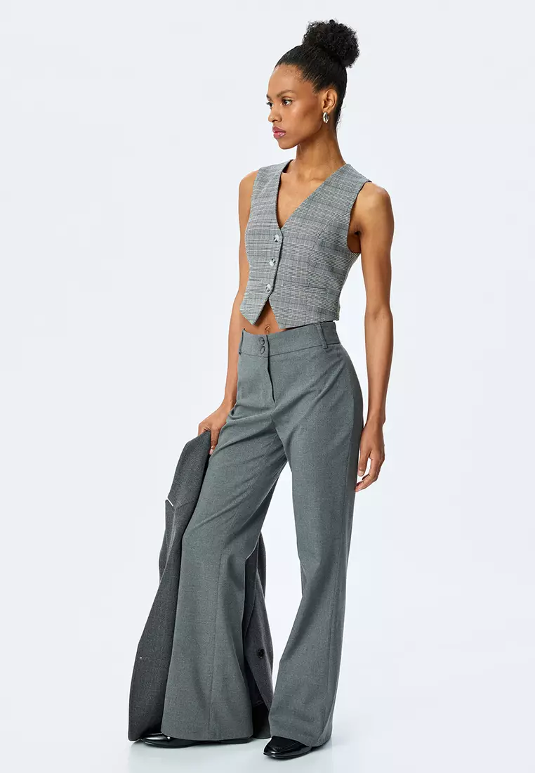 V-Neck Viscose Blend Slim Fit Plaid Sleeveless Crop Vest With Pocket