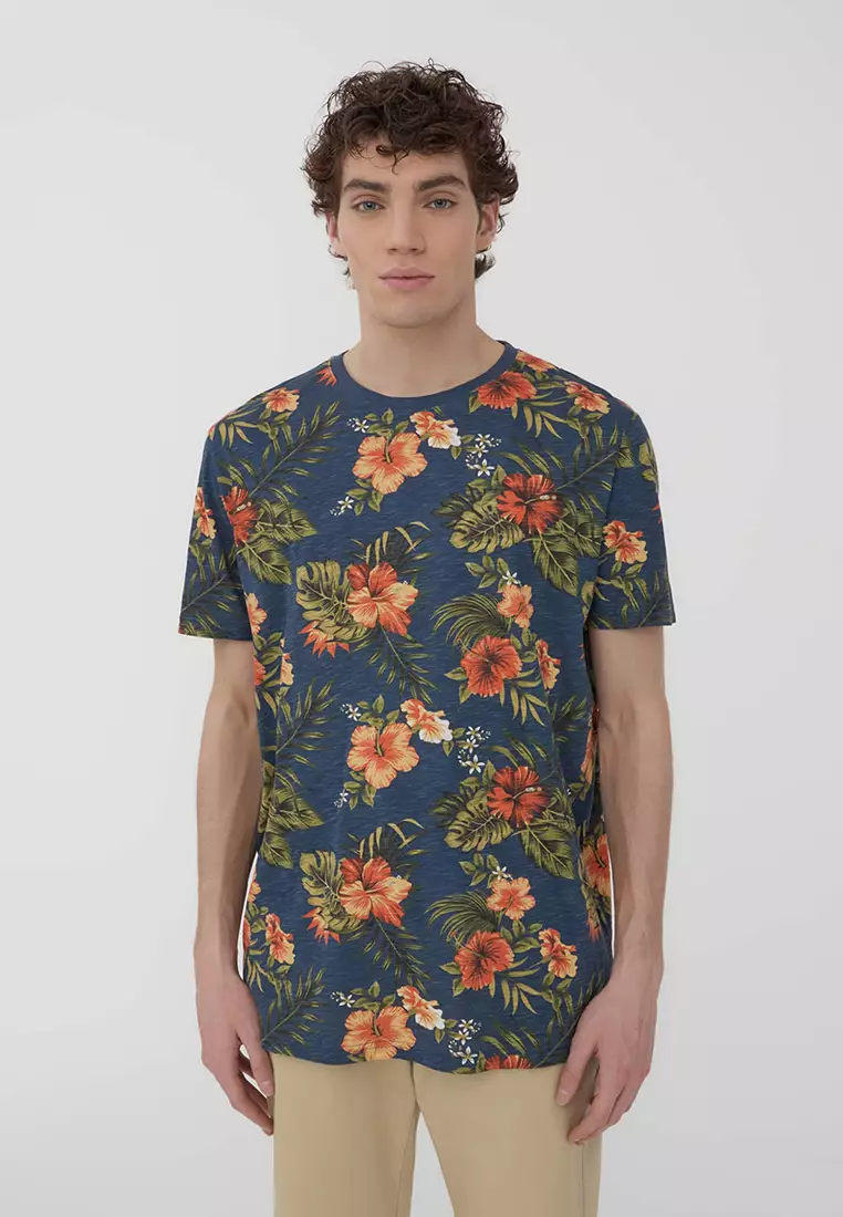 Man Short-Sleeved T-Shirt