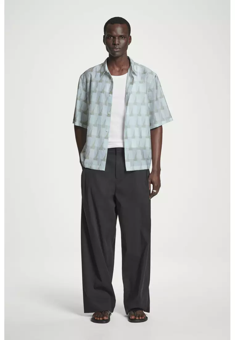 GEOMETRIC-PRINT SHORT-SLEEVED SHIRT