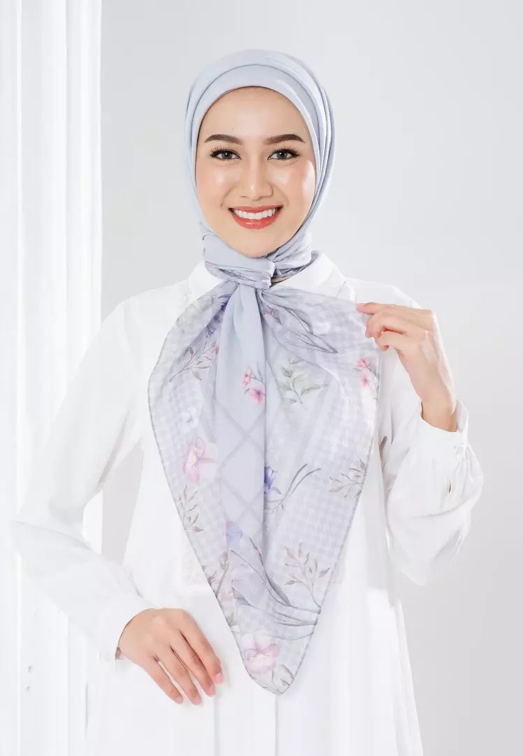 NUWARA Print Scarf Silver Grey - Kerudung Hijab Segiempat Motif With BOX - Bahan Nesla - Ukuran 115x115
